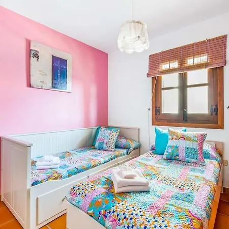 San Juan De Capistrano Sleeps 6 With Pool Air Con And Wifi * Nerja