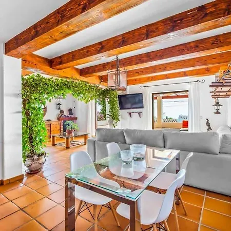 San Juan De Capistrano Sleeps 6 With Pool Air Con And Wifi * Nerja